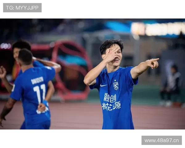 卡迪斯超级世界波助武汉三镇首球